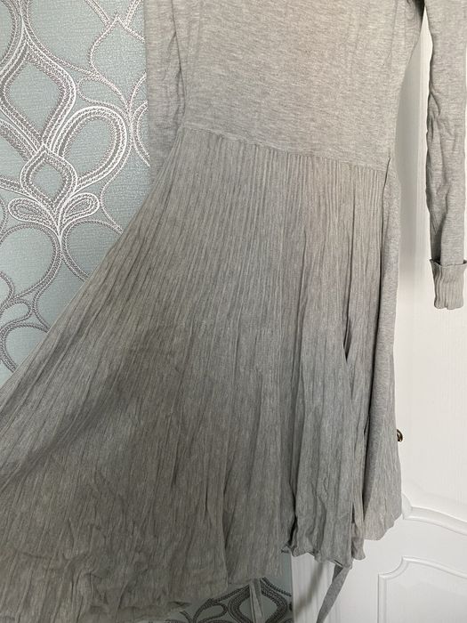 Продам  теплое платье,подойдет и  для беременных