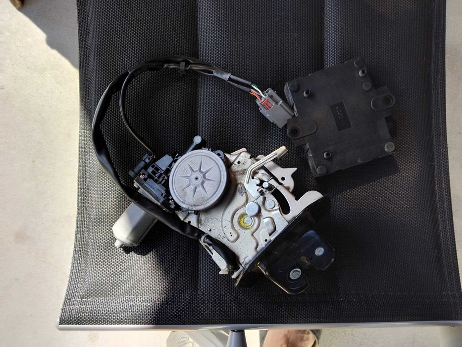 elektro zamek klapy tylnej ford kuga  II, silniczek wycieraczek