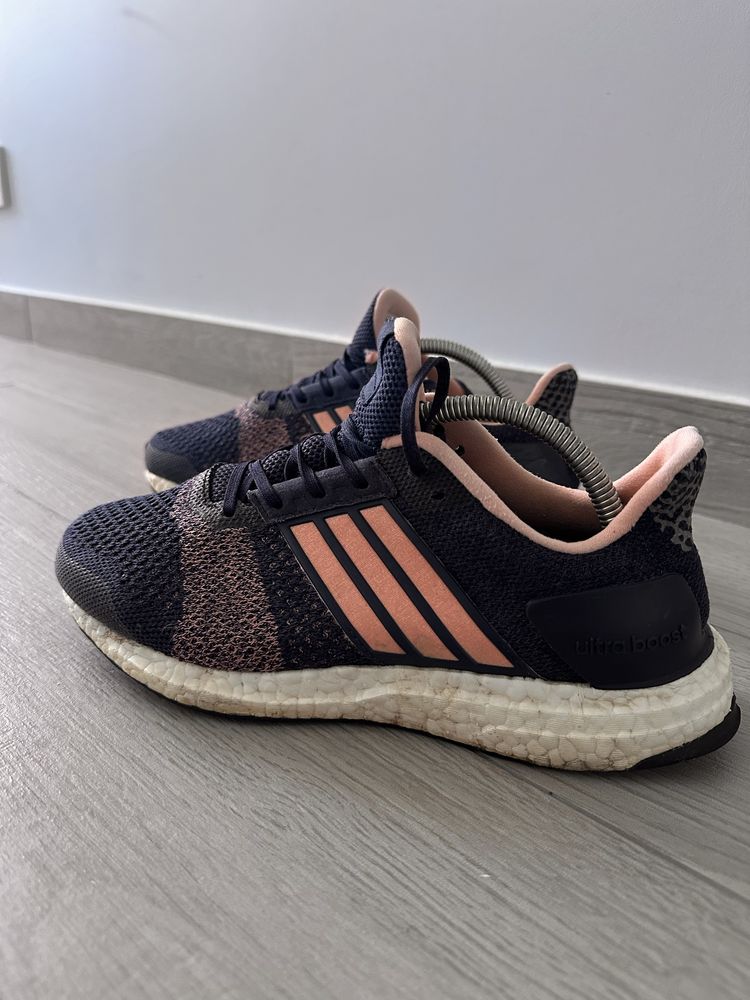 Кросівки Adidas boost