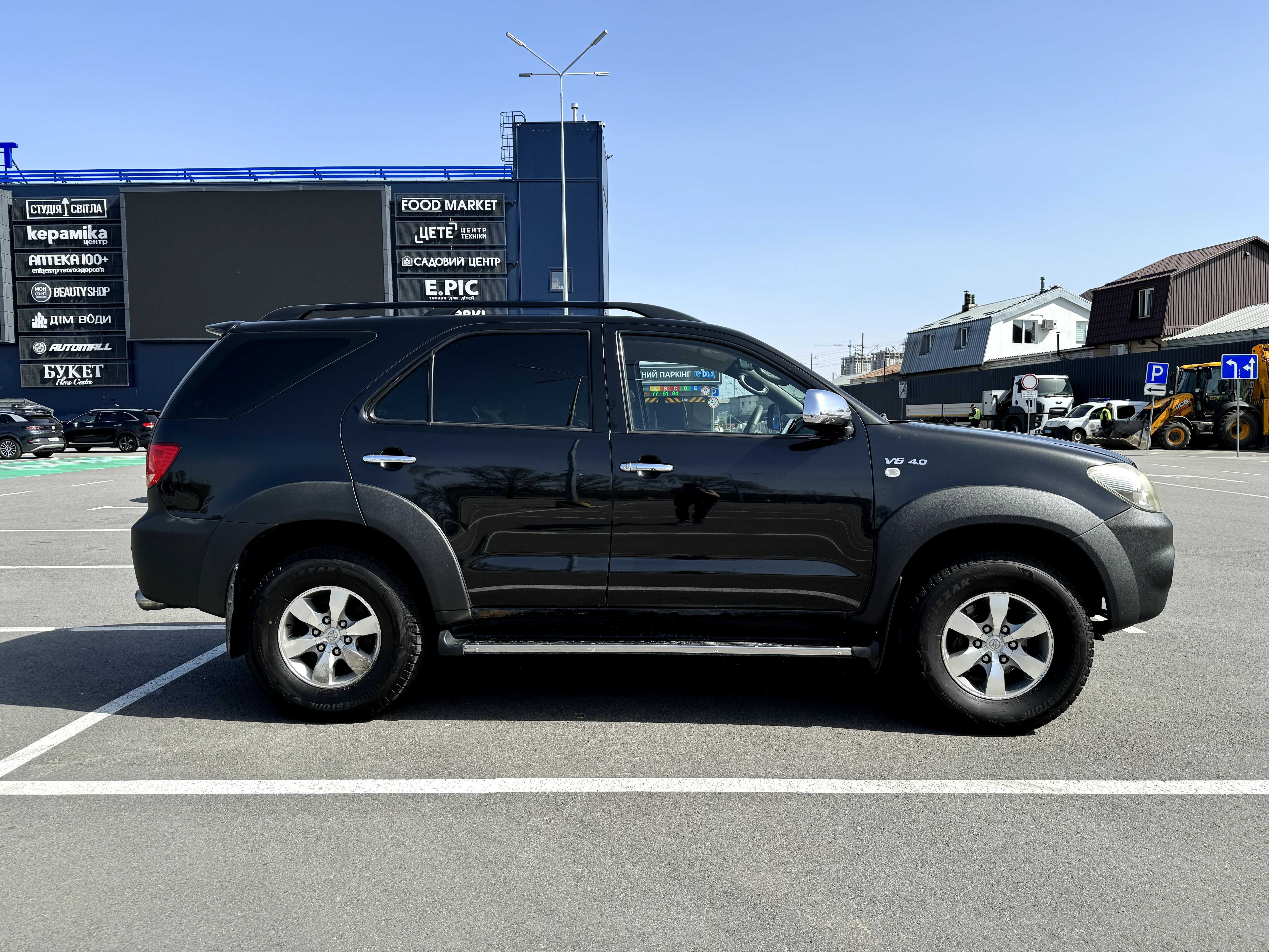 Toyota Fortuner 4.0 2005 7 місць