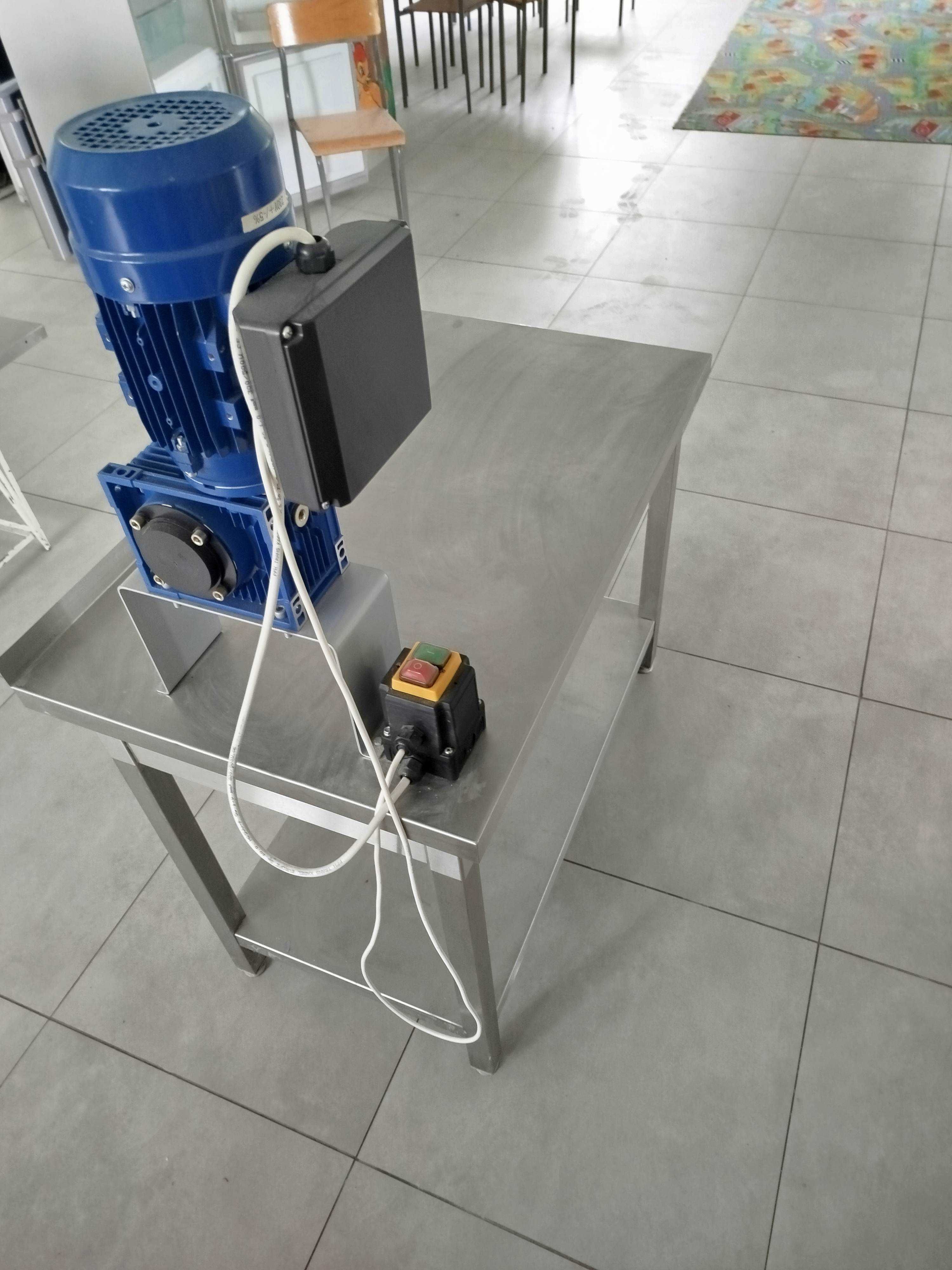 Mieszałka elektryczna 60L jednowałowa do mięsa, farszu na kiełbasy.