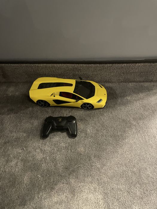 Autko na pilota Lamborghini rastar