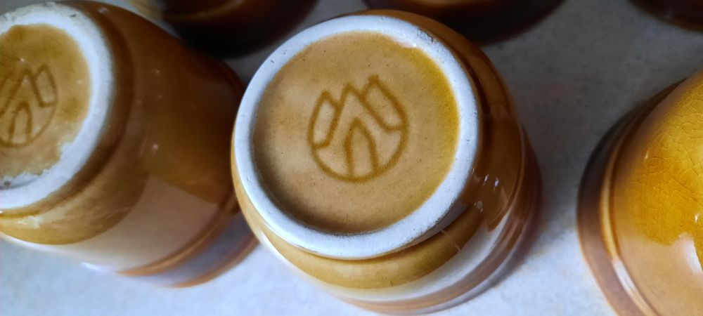 4 kubki porcelit Bolesławiec PRL