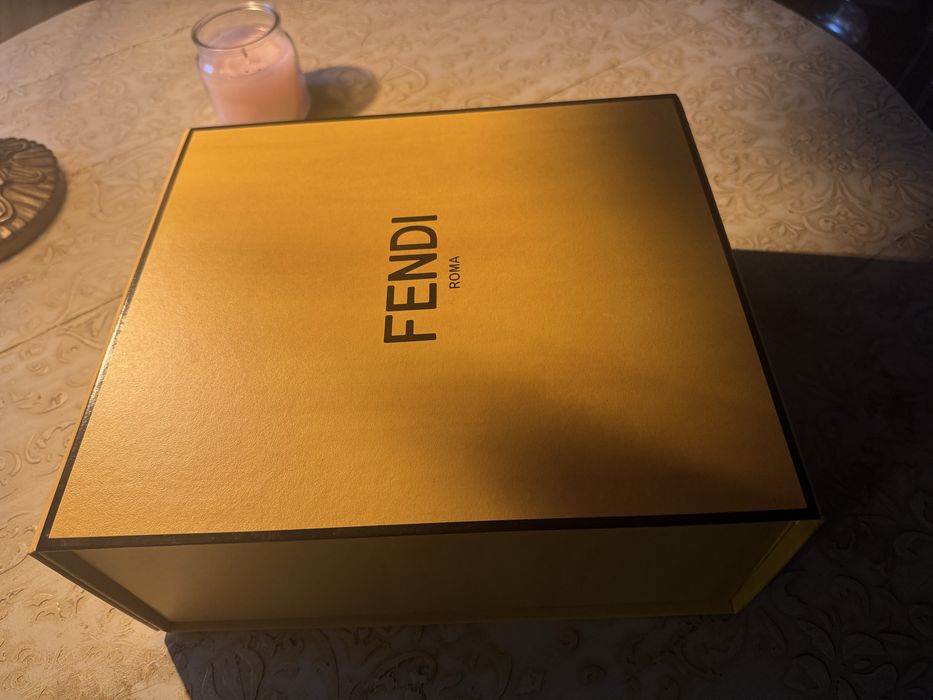 Pudelko fendi plus torba na pudelko