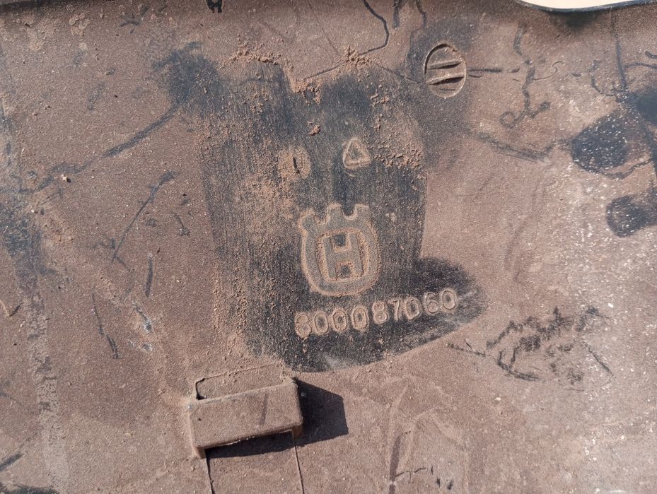 Czasza czacha Husqvarna te 610 te610 lampa kierunkowskazy k6.23