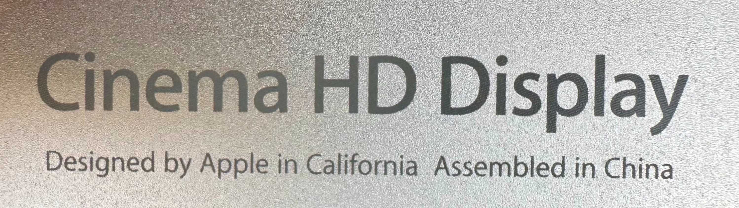 Monitor Apple Cinema HD Display para reparação / peças
