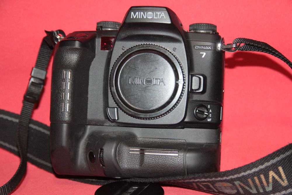 Фотоапарат Minolta Dynax 7