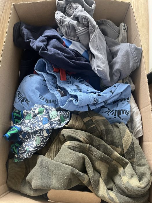 Wielki karton rzeczy dla chlopca 116/122/128