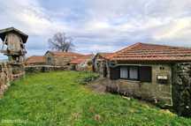 Moradia T1 + Edifício anexo em Paredes do Rio, Covelães, Montalegre