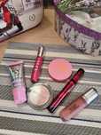 Zestaw kosmetyków RLM Bell. pomadka Revlon matte,Delia Glamour