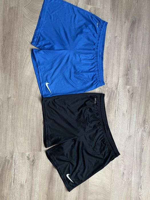 Продам 2 пари шортів nike Dri-Fit на інші
