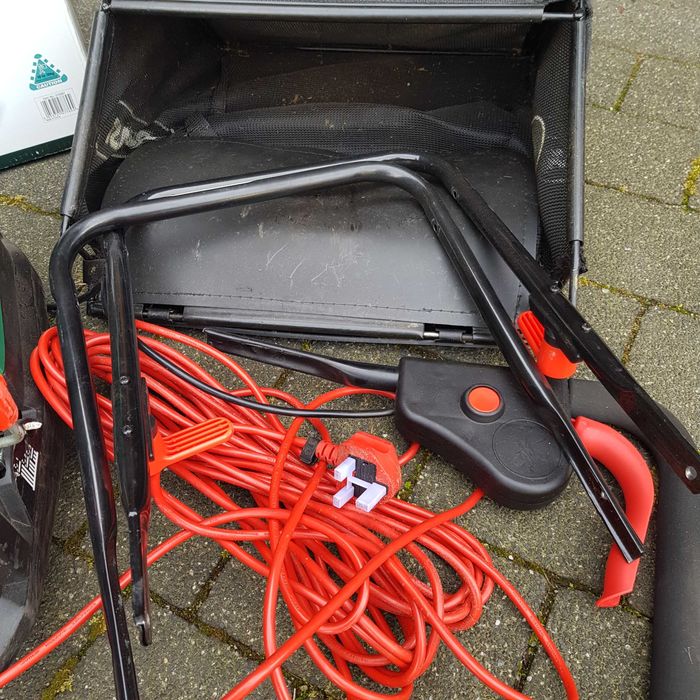 Kosiarka elektryczna cylindryczna QUALCAST SCM32A 400W 32cm