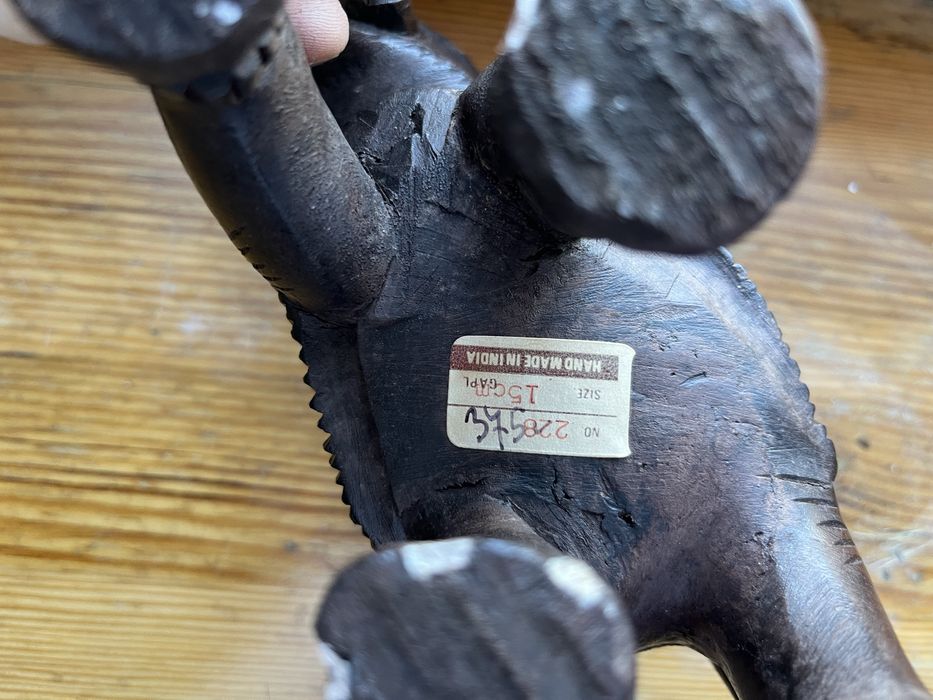 Słoń indyjski z drewna