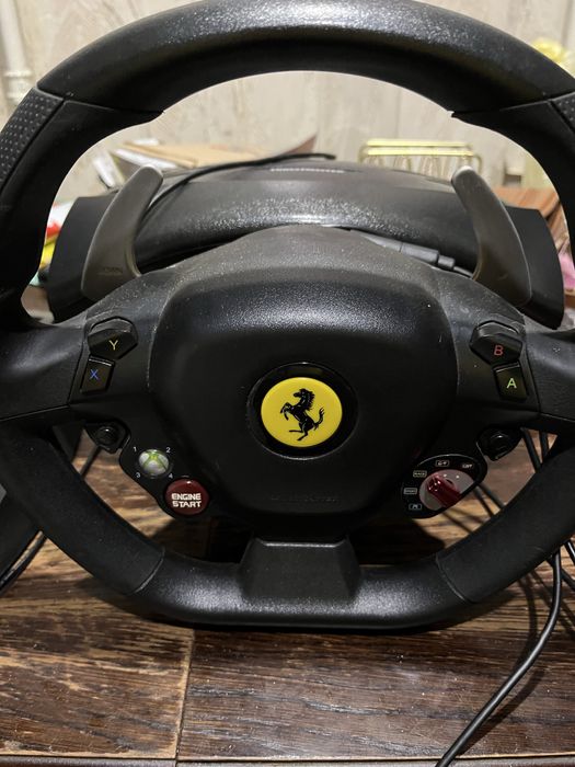 THRUSTMASTER, ігрове кермо з педалями
