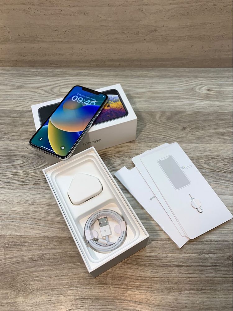 Iphone xs 64 в відмінному стані.