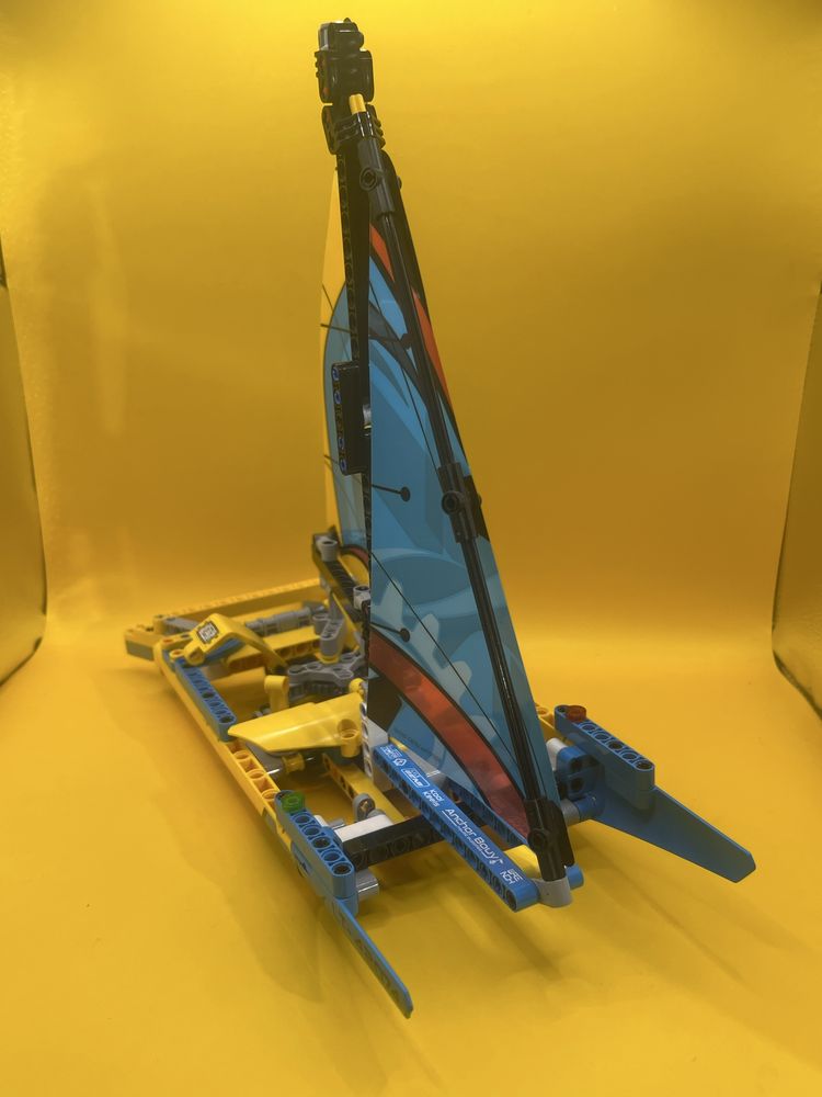 Lego Technic 42074 - Jacht Wyscigowy