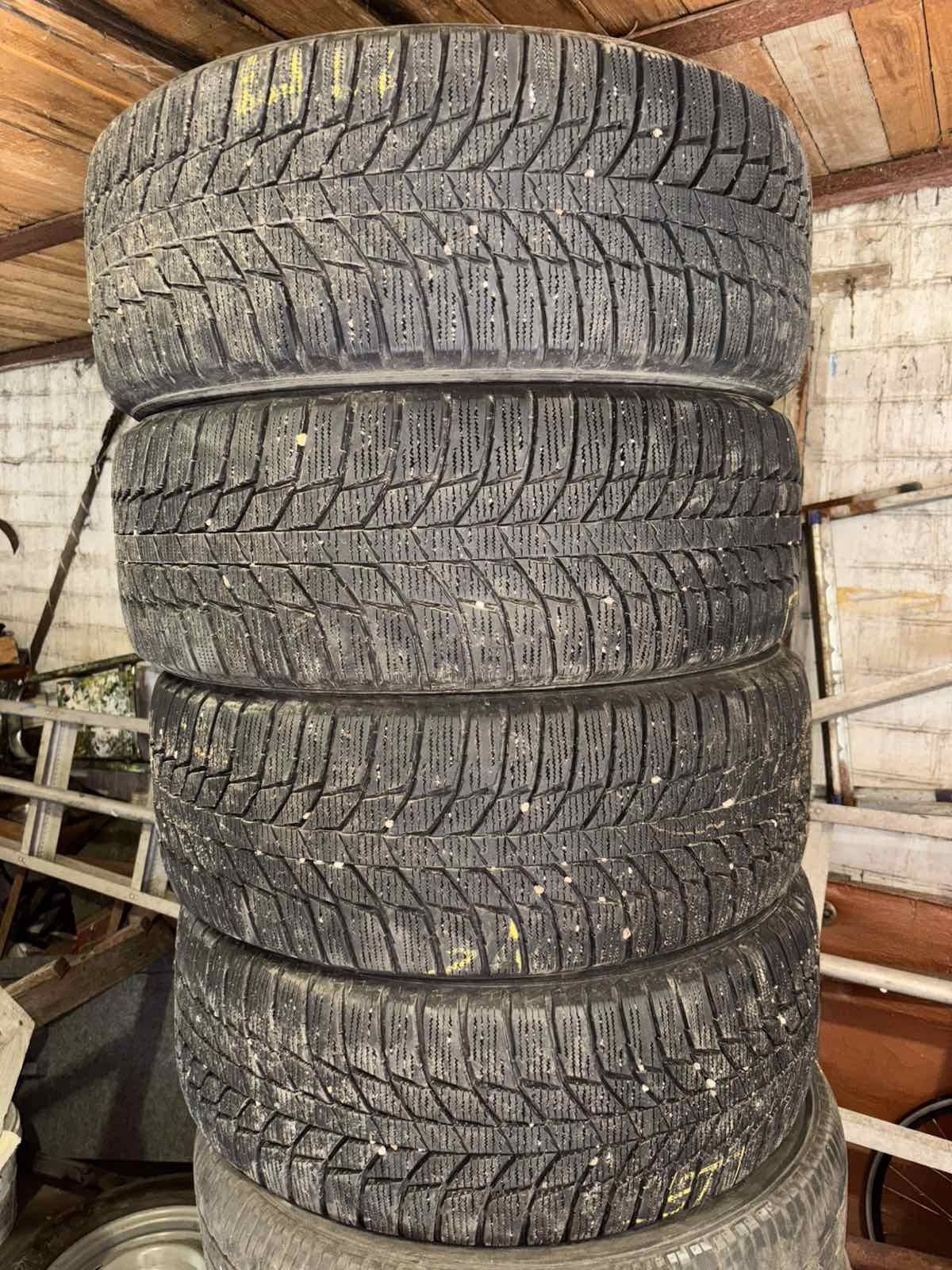 Продам шини 255/55R19