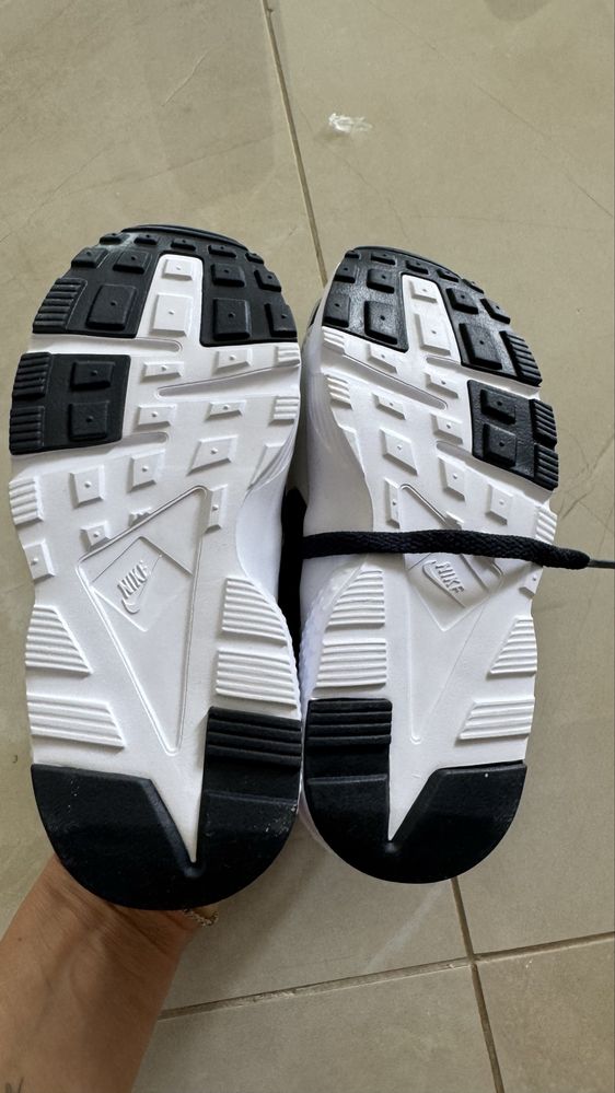 Кросівки Найк оригінал нові nike Air Huarache Run