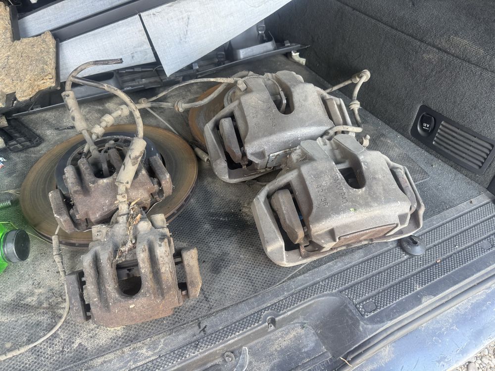 Тормозний гальмівний диск супорт тормозной диск BMW e60 e61 535 3.5