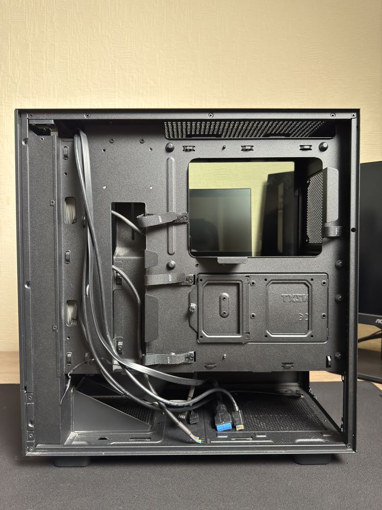 Корпус для ПК NZXT H5 Flow black