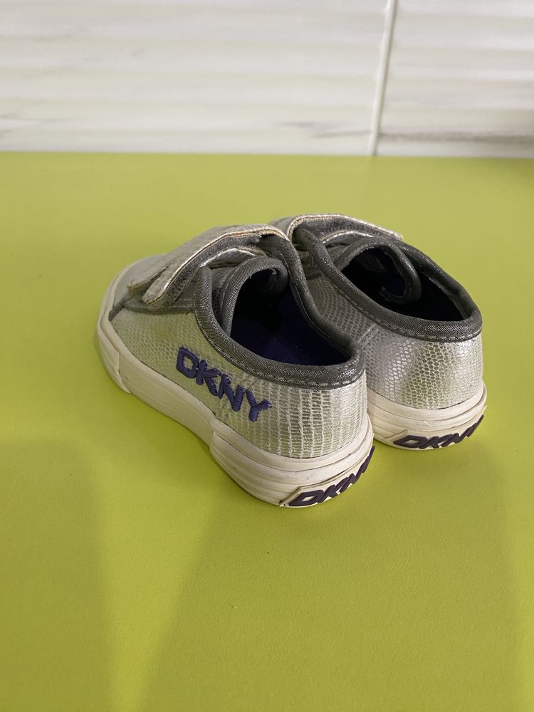 Детские кроссовки DKN 19 размер