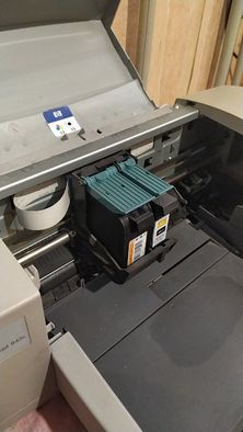 Принтер HP deskjet 845c.не рабочий наверное высохли краски.