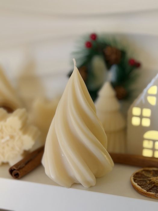 Piękna świeczka sojowa świąteczna