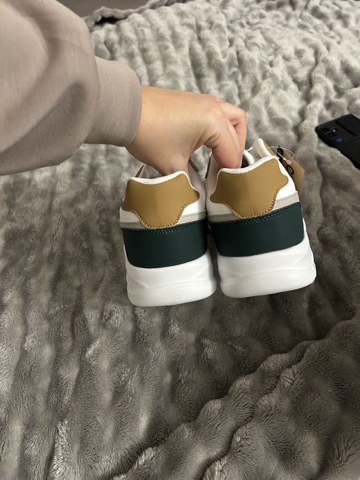 Nowe buty męskoe adodasy