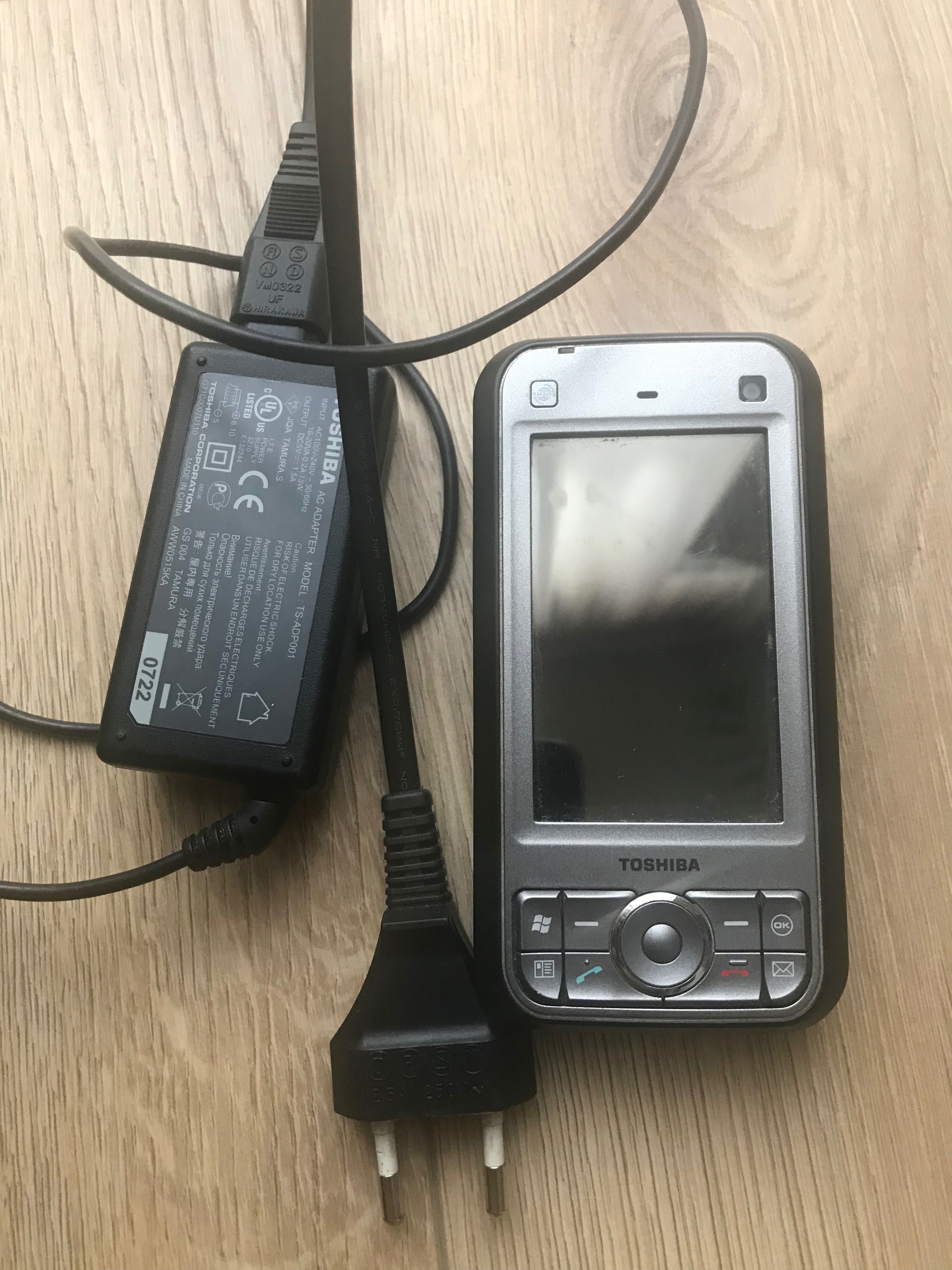 Stary telefon z klawiaturą  Windows Mobile Qwerty Toshiba
