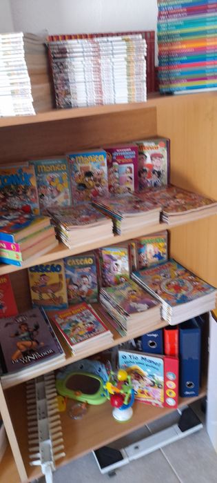 Venda livros B desenha Mónica jovem e outros,