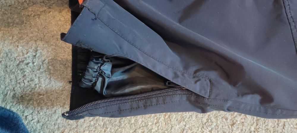 Штани утеплені для хлопчиків 134/140.