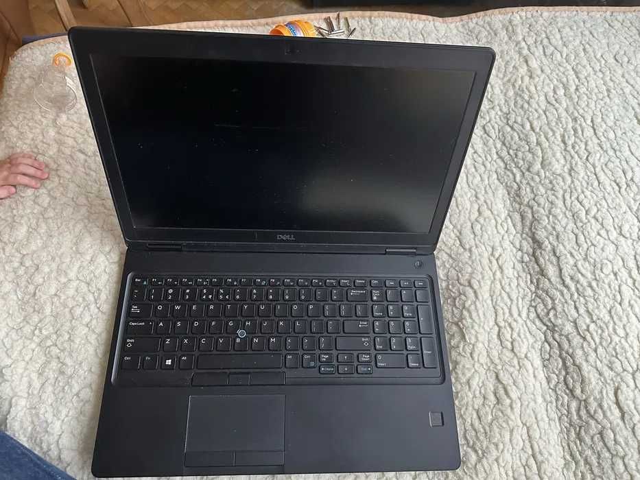 Laptop Dell Latitude 5590