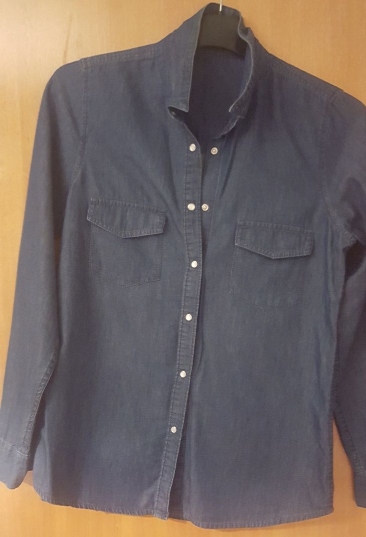 Blusas e camisas
