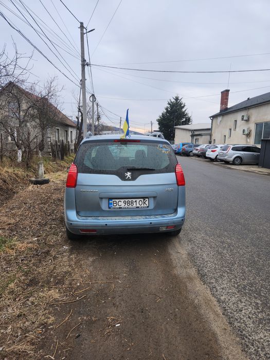 Продам Пежо 5008