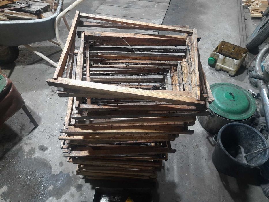 Рамки в ульи, бу 300, с расширителями гофмана