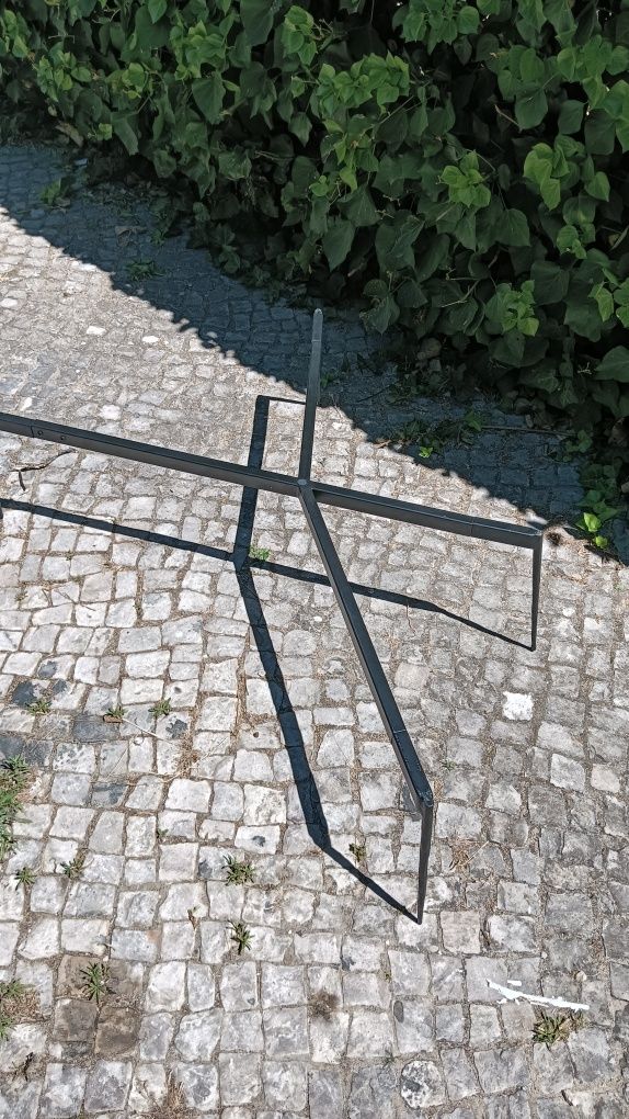Mesa de centro receção mármore e ferro