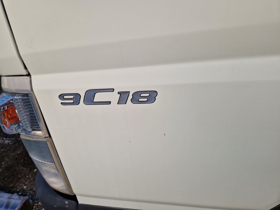 Mitsubishi fuso com grua