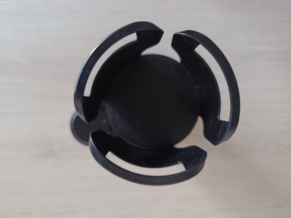 Uchwyt samochodowy na kubek