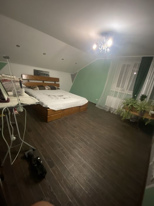 Двоповерховий дім в районі Залізничне селище