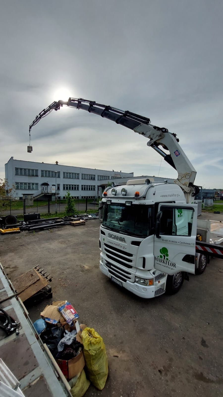 Usługi / Transport duży HDS Fly 32m zasięgu Małopolskie