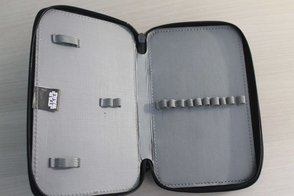 Estojo porta canetas e lápis do Star Wars