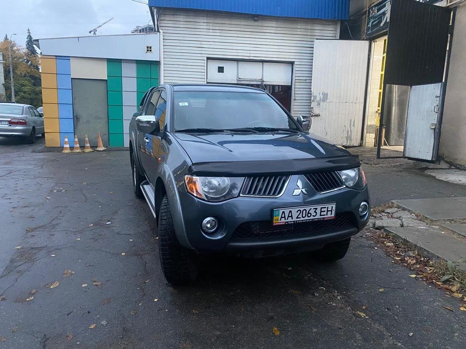 Продам Mitsubishi L200 2007 года .Один владелец .Куплена в салоне