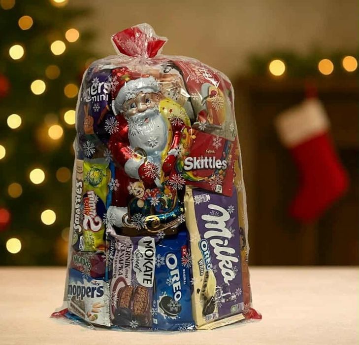 Paczki świąteczne zestawy słodyczy prezent