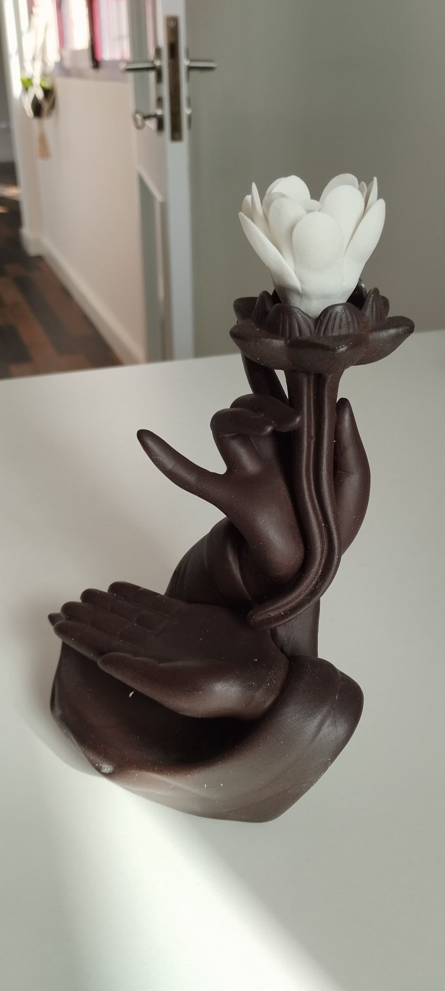 Estatueta Mão de Buda, flor de Lotus