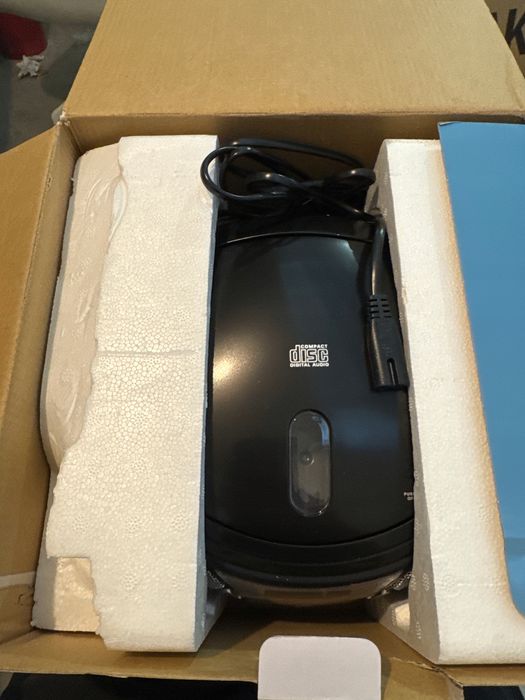 Radioodtwarzacz Krcher RR 5025-B czarny uszkodzony