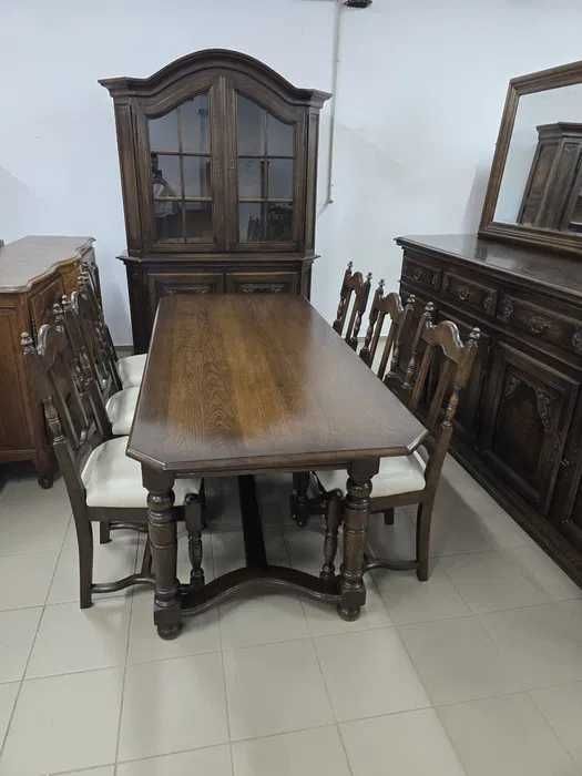 Komplet mebli w stylu klasycznym – komoda z lustrem, witryna, stół i 6