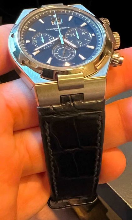 Cronógrafo Vacheron Constantin Overseas com mostrador azul, 90% novo