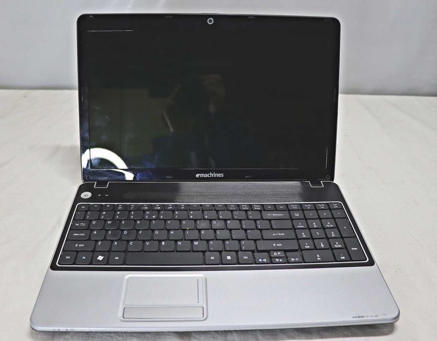 Laptop eMachines E730G 15.6 (i3-350M/6GB Ram/SSD 256GB)