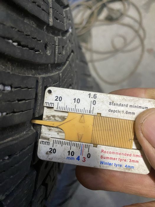 Легкосплавні диски з зимовою гумою R16(215/70)