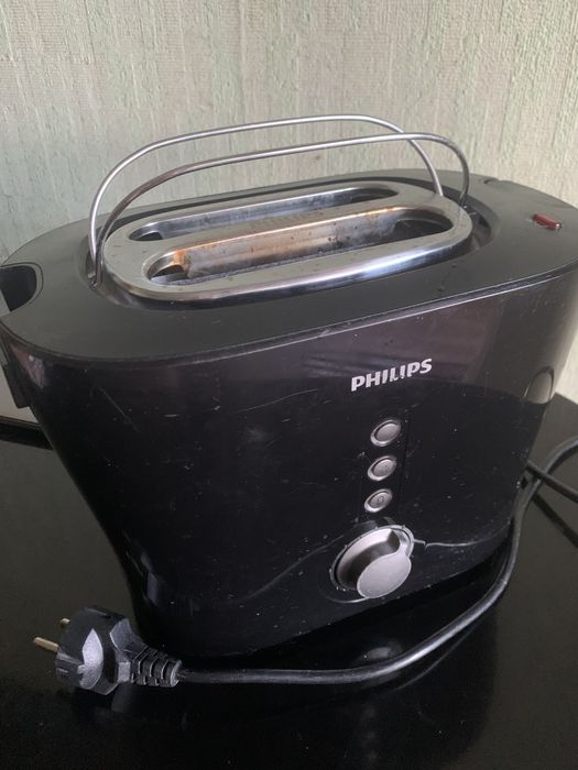Тостер Philips.